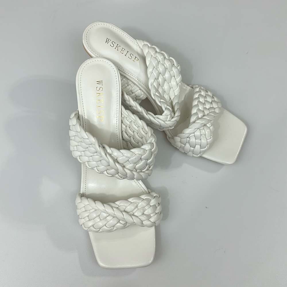 NWOT WSKEISP white braided heeled sandle size 8.5
